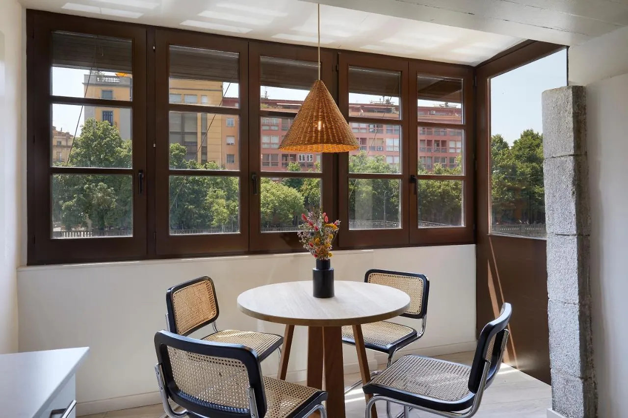 Canvas Apartments & Lofts Girona 0*,